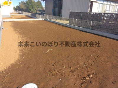 【庭】 | Livele Fine加須市南大桑3号棟 | 広いお庭は、家庭菜園スペース、BBQ、使い方いろいろ！！
お子様も自由に遊ばせてあげられます♪
休日が待ち遠しくなりますね！