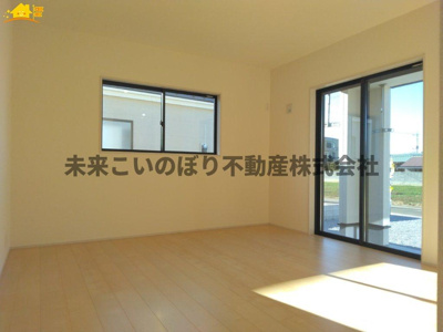 【居間・リビング】 | Livele Fine加須市南大桑3号棟 | 解放感のある広々LDKで大切な家族との時間が過ごせます。