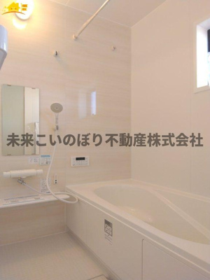 【浴室】 | Livele Fine加須市南大桑3号棟 | １坪サイズのバスルーム。浴室換気乾燥機を標準装備。乾きやすい床やお手入れのしやすい排水口など、いつも清潔にご使用いただけます。