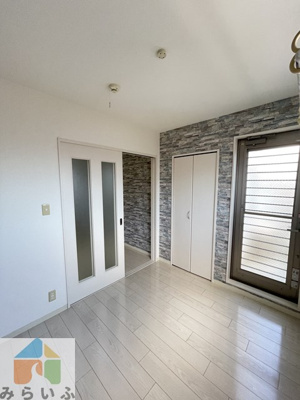 【洋室】 | ソリッド春岡