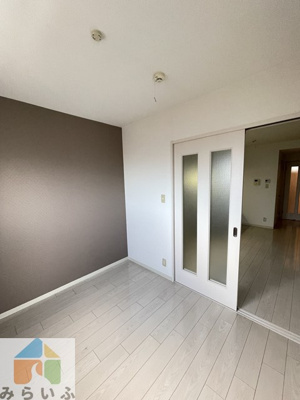 【洋室】 | ソリッド春岡