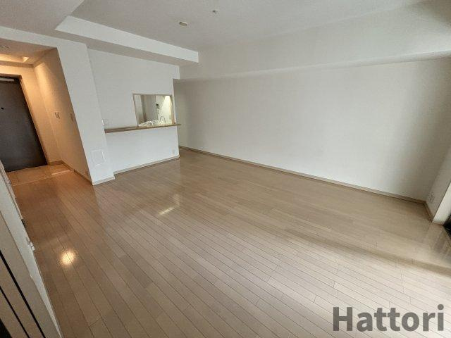 ウエリス・ジオ梅田レジデンスの居間・リビング