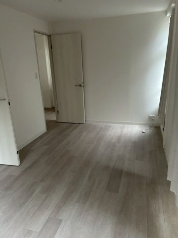 稲葉ビルの洋室