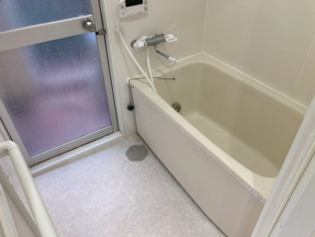 稲葉ビルの浴室