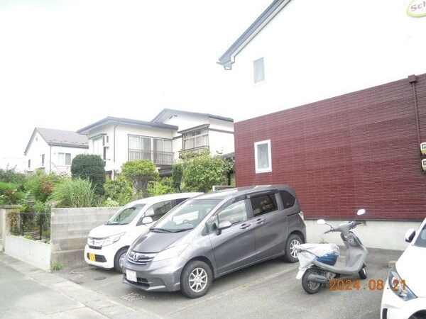 シュロスの駐車場