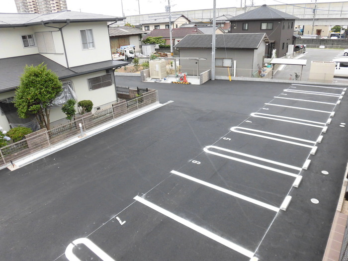 SAKURAⅢの駐車場|車をお持ちの方に嬉しい駐車場付きの物件です