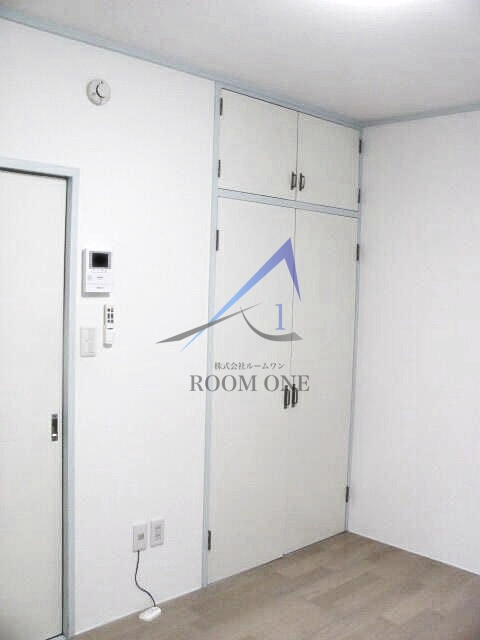 メゾンヤマダの居間・リビング|洋室のお部屋です。