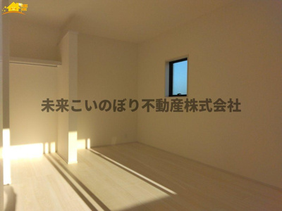 【寝室】 | Livele Fine加須市南大桑5号棟 | 主寝室は大型ベッドもラクラク設置できます♪ゆとりある動線も確保でき、ゆったりとお寛ぎいただけます♪