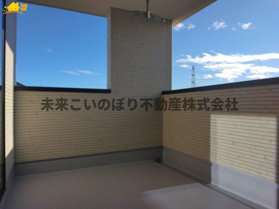 【バルコニー】 | Livele Fine加須市南大桑5号棟 | インナーバルコニーは急な雨にも安心なので、お出かけも楽しめますね！