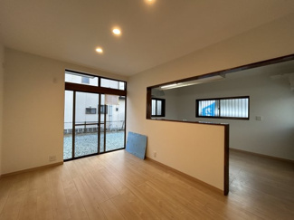 【居間・リビング】 | 甲斐市龍地　中古戸建　内外装フルリフォーム