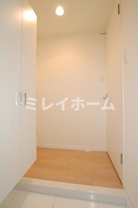 ステージグランデ蒲田の玄関