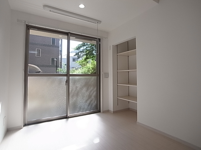 神戸市須磨区妙法寺字大津江の賃貸マンションの居間・リビング|リビング