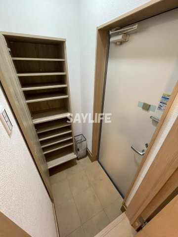 ステーブル小路東の玄関