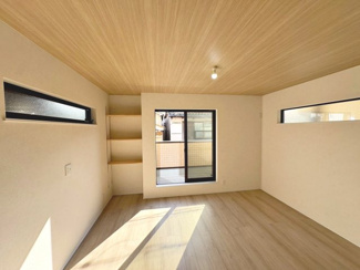 【居間・リビング】 | 菩提町４丁　新築一戸建 | 南八下西公園まで徒歩９分！気軽な近さでお散歩コースやジョギングコースにもいいですね♪