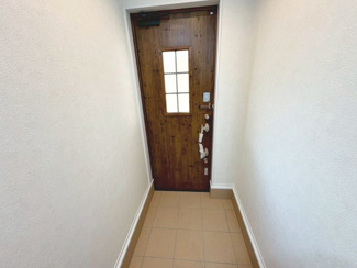 【玄関】 | 菩提町４丁　新築一戸建 | サンディまで徒歩５分！ライフまで徒歩１２分！毎日のお買い物に便利ですね♪その日の特売日などでスーパーを選べますね♪