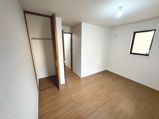 【洋室】 | 菩提町４丁　新築一戸建 | 住宅ローン相談会も開催中ですので、お気軽にお問い合わせ下さいませ♪