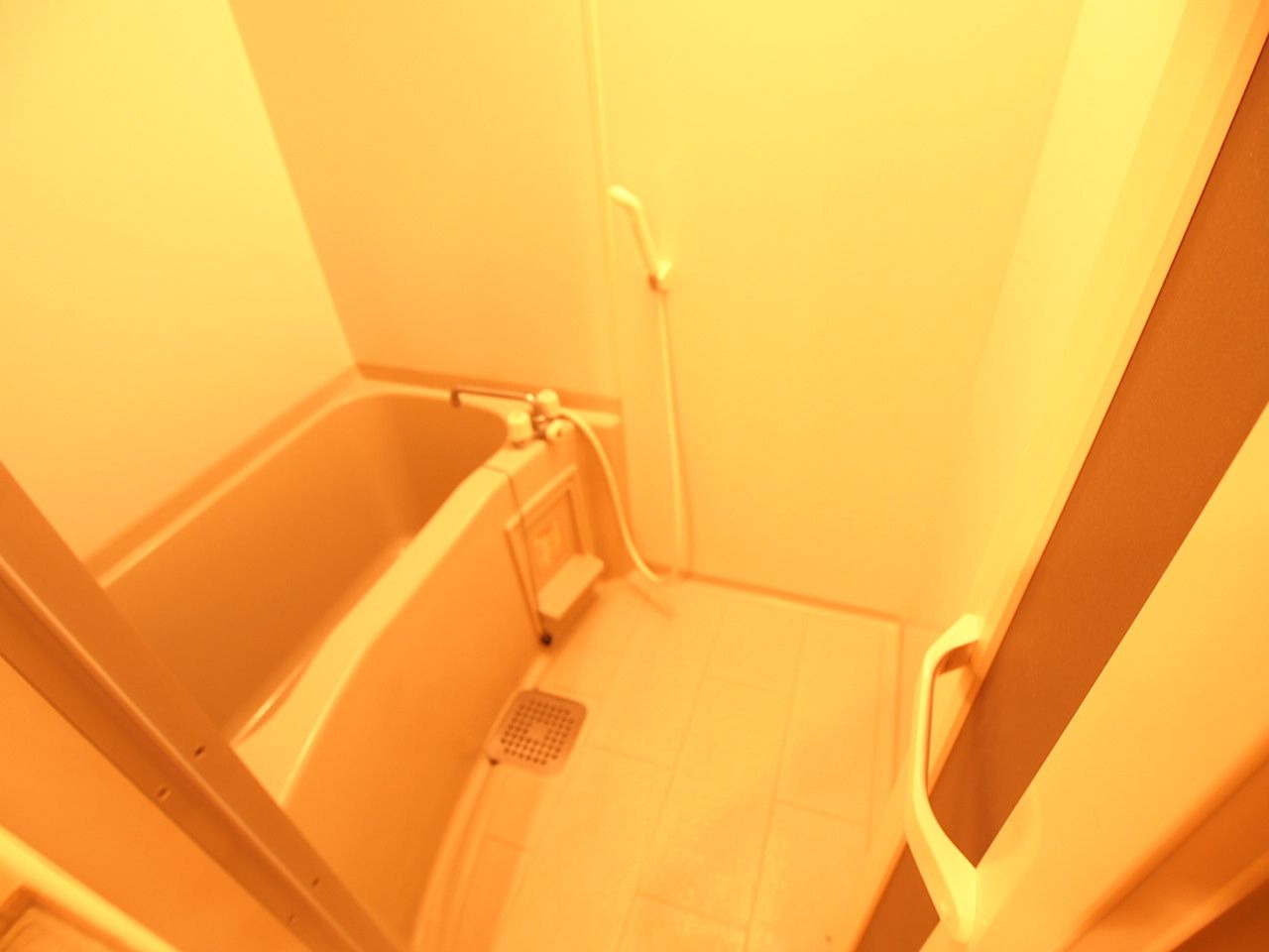 スプリーム茶山駅前の浴室