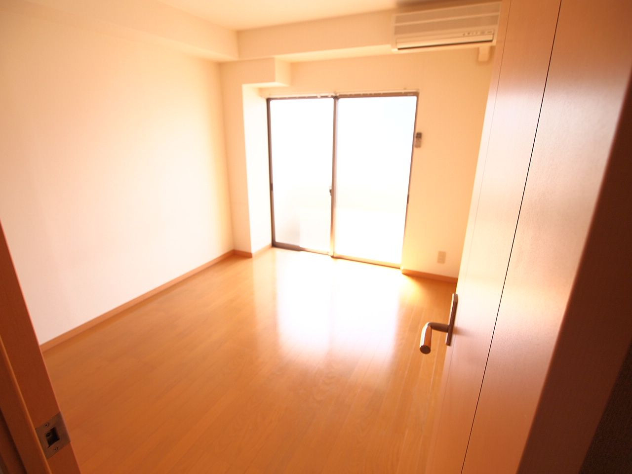 スプリーム茶山駅前の居間・リビング