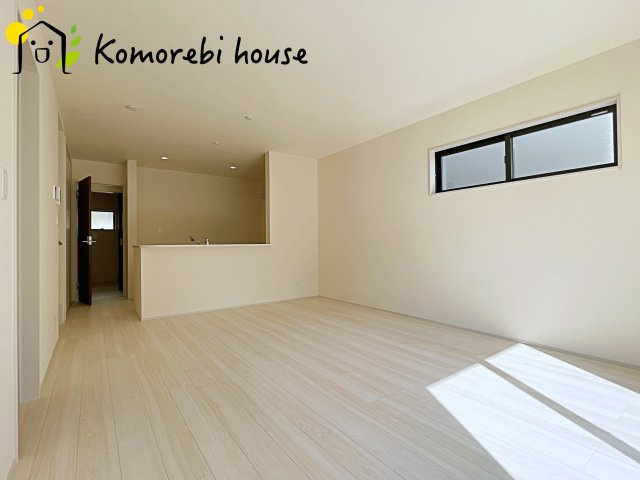 さいたま市西区佐知川　第２　新築一戸建て　リーブルガーデン　04の居間・リビング|26.4.11撮影済み