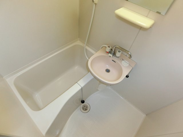 【浴室】 | マーブルパレス国立Ⅱ | 手入れのしやすいバスルーム。（※参考写真）