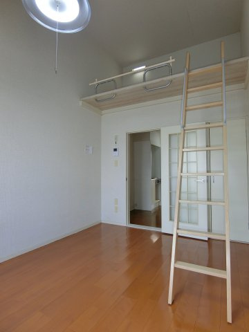 【居間・リビング】 | マーブルパレス国立Ⅱ | 天井も高くて開放感があります。（※参考写真）