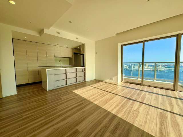 SKY DUO SUN VILLAGE T棟 40階の居間・リビング
