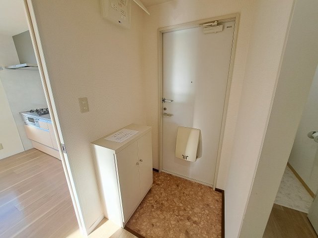 アイビーハイツの玄関