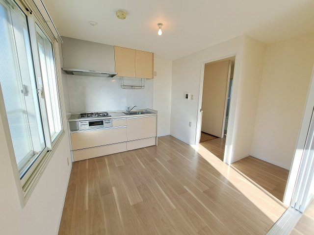 アイビーハイツの居間・リビング