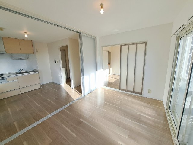 アイビーハイツの居間・リビング