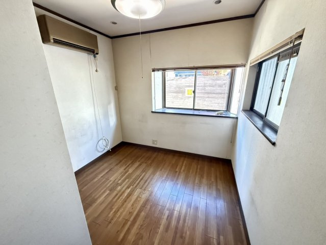 貝塚市津田北町　テラスハウスの洋室