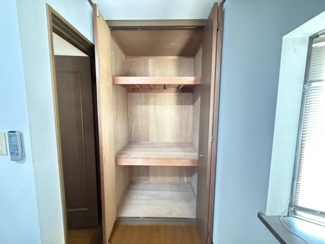 貝塚市津田北町　テラスハウスの収納