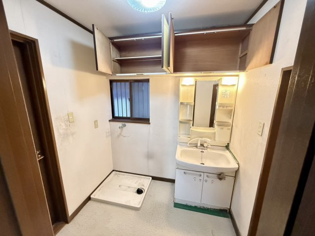 貝塚市津田北町　テラスハウスの洗面所