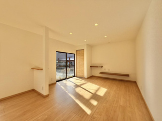 【居間・リビング】 | 甲府市下鍛冶屋町　中古戸建　内外装フルリフォーム