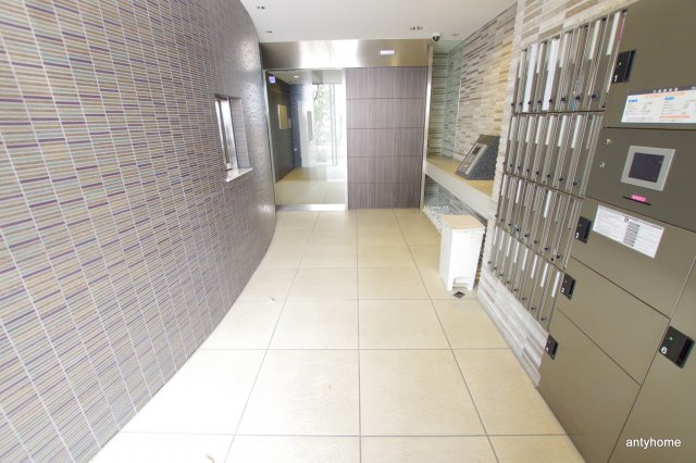 ロイヤルレジデンス北梅田　仲介手数料無料のロビー