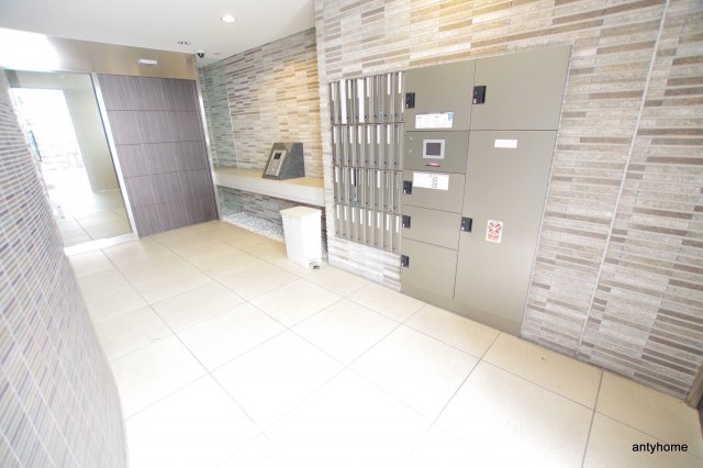 ロイヤルレジデンス北梅田　仲介手数料無料のロビー