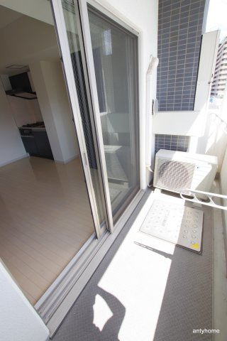 ロイヤルレジデンス北梅田　仲介手数料無料のバルコニー