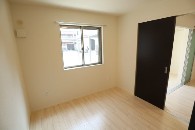 アンソレイエ橿原の洋室