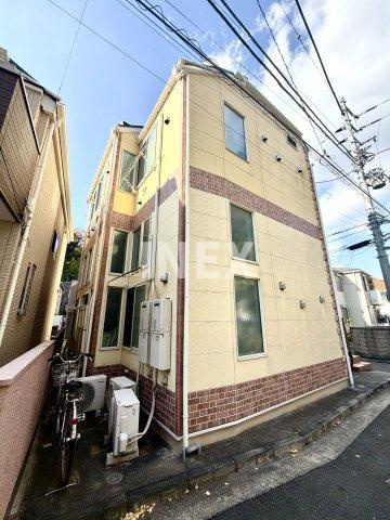 横浜市金沢区六浦東１丁目のアパート