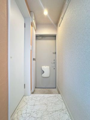 【玄関】 | ユナイト菅キャロライン | ※同建物ほかのお部屋の写真です。