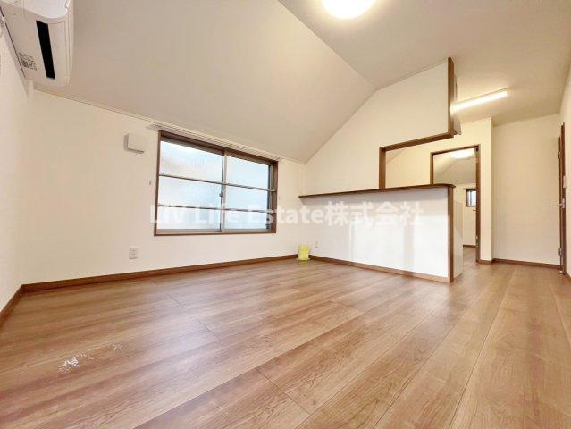 サンライズ国立ＩＩの居間・リビング