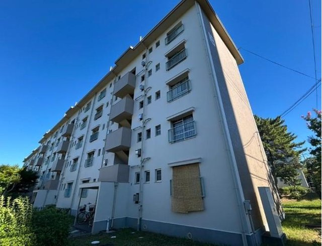 箕面粟生第二住宅18号棟の外観