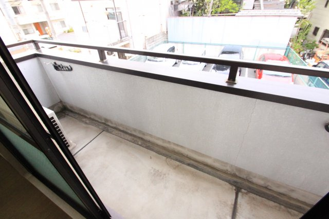 メゾン・ド・ファミール岡村のバルコニー