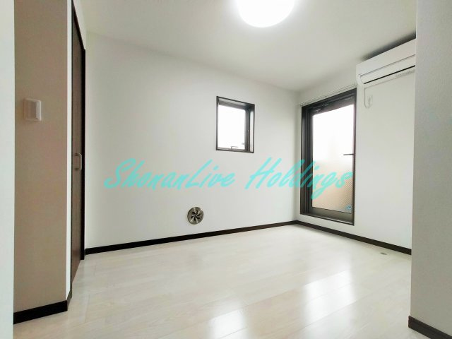 アマーレヴィスタの居間・リビング|2面採光の明るい室内