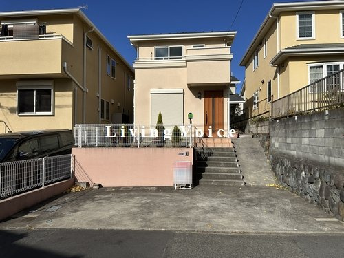 【外観】 | 【仲介手数料０円】藤沢市鵠沼藤が谷2丁目　中古一戸建て | 【仲介手数料０円】藤沢市鵠沼藤が谷2丁目　中古一戸建て