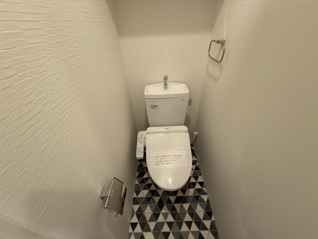 池田市新町の賃貸マンションのトイレ