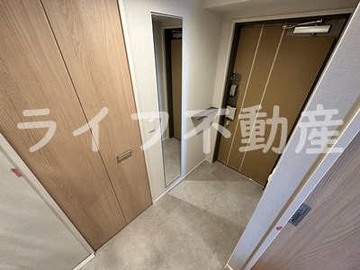 プレミアム長瀬の玄関|収納もある玄関です