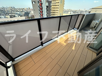 プレミアム長瀬のバルコニー|暖かな日差しのふりそそぐバルコニー