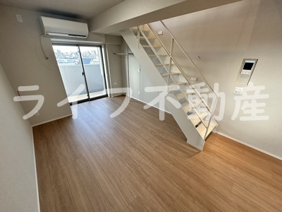 プレミアム長瀬の居間・リビング|こちらの居間で趣味の時間をお楽しみください