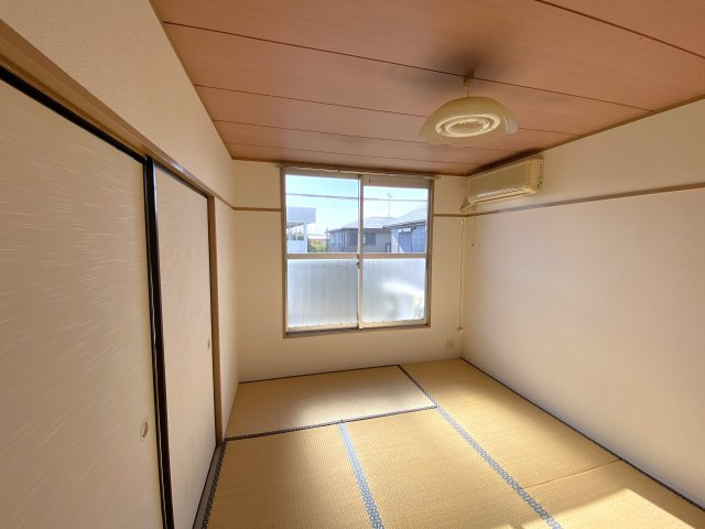 露崎コーポの和室