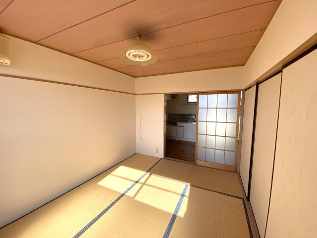 露崎コーポの和室